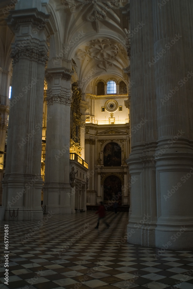 interior de la catedral de granada