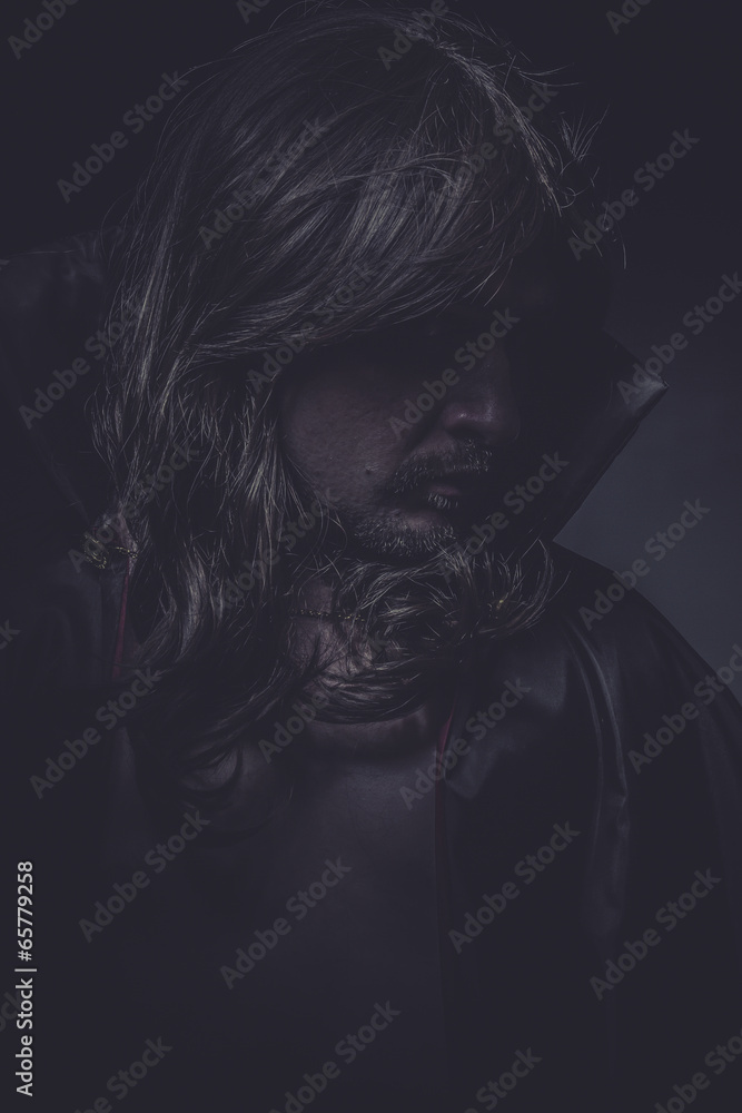 Obraz premium Nightmare, Man dressed in long black cape, vampire