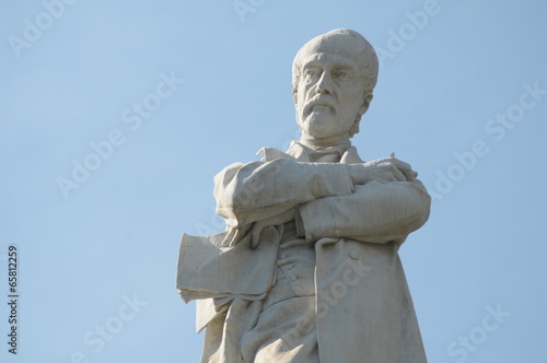 statua di giuseppe mazzini photo