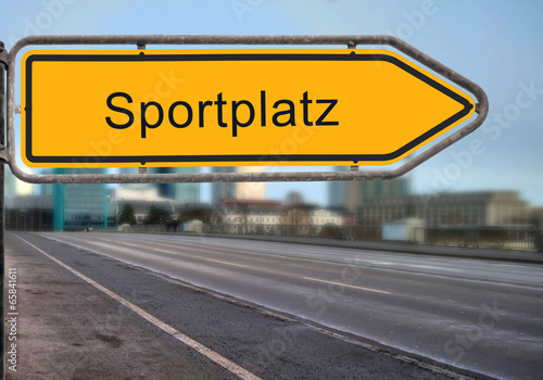 Strassenschild 14 - Sportplatz