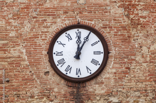 Wallpaper Mural Fünf nach Zwölf,  Uhr, Toskana Torontodigital.ca