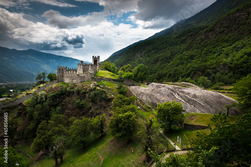 Canvastavla ruderi di castello nel bosco