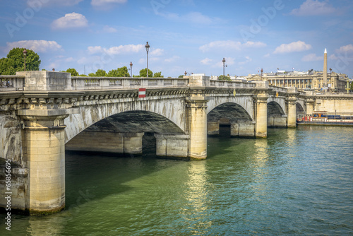 Pont de la concorde in Paris © FadiBarghouthy