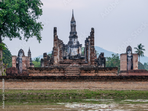 Evening at Wat Mahathat at Sukhothai Historical Park, Sukhothai, © Taweesak