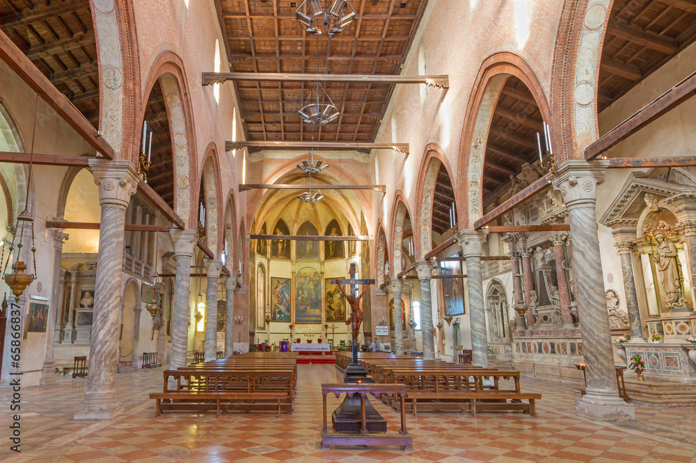 Fototapeta premium Venice - Interior of church Santa Maria dell Orto
