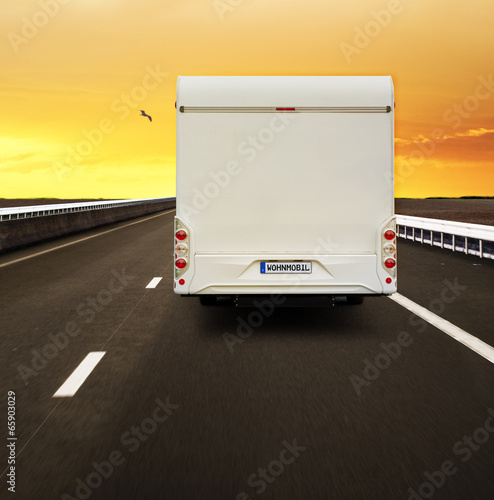 Reisemobil auf dem Highway