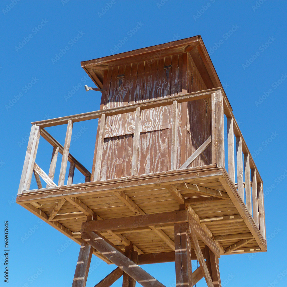 Obraz premium Poste de surveillance en bois Plage