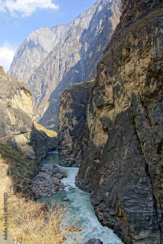 Tiger Leaping Gorge  hutiaoxia  near Lijiang  Yunnan Province  C