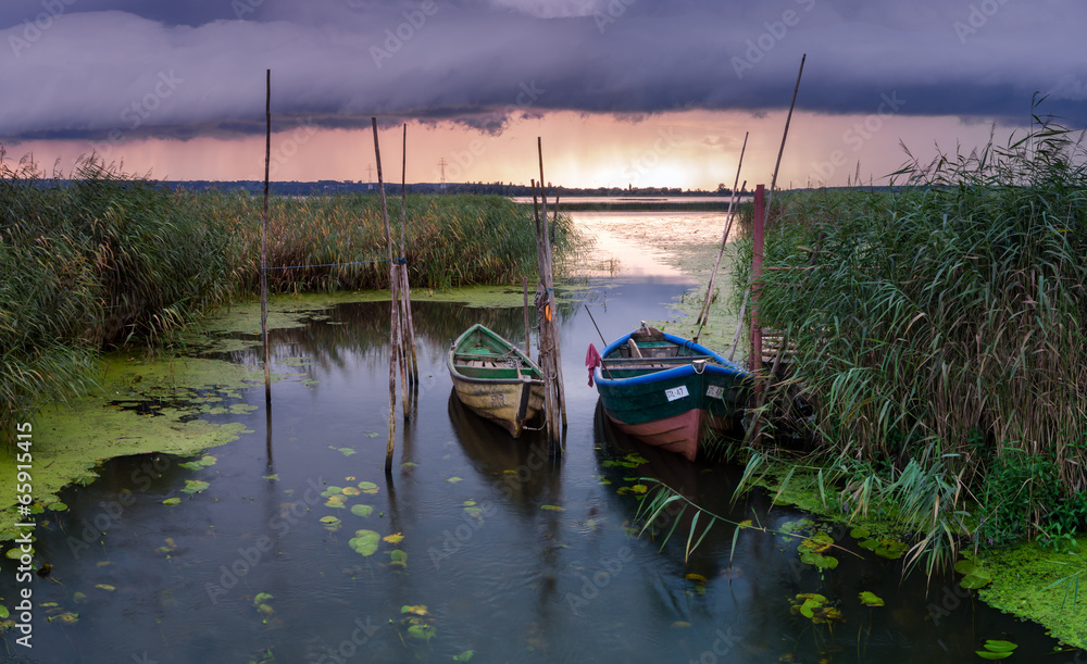 Fototapeta premium Przystań rybacka przed burzą