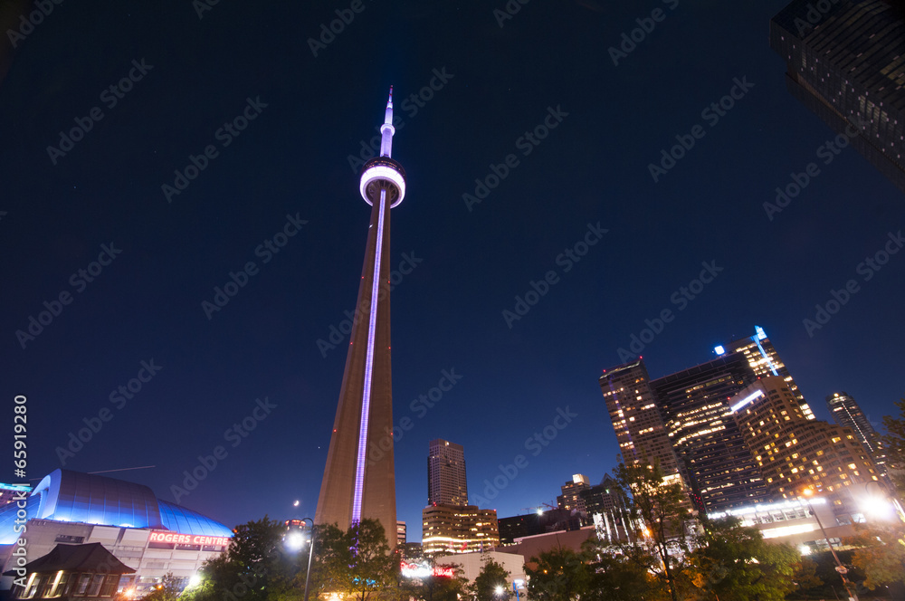 CN Tower and Toronto skyline - TORONTO, CANADA - MAY 31, 2014