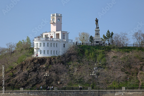 Building on the cliff in Khabarovsk, Russia photo