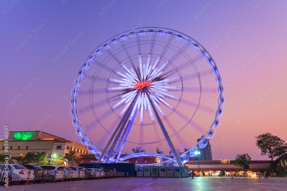 Asiatique in Twilight