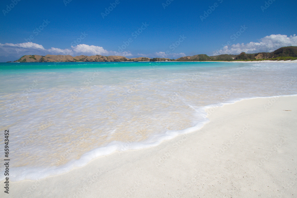 Fototapeta premium Perfect white beach