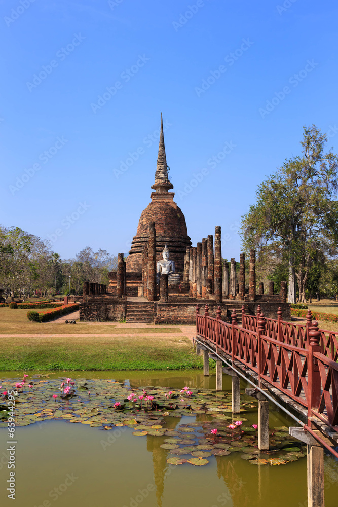 Fototapeta premium Wat Sa Si and wooden bridge, Shukhothai Historical Park, Thailan