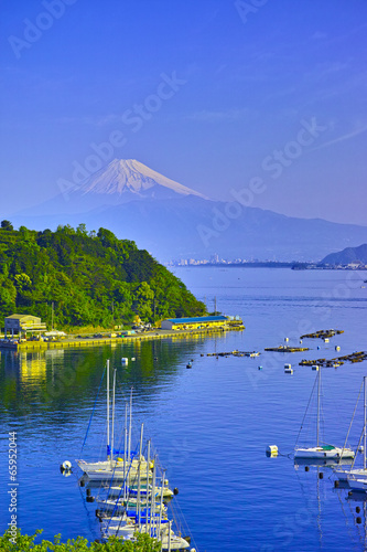 富士山とヨット