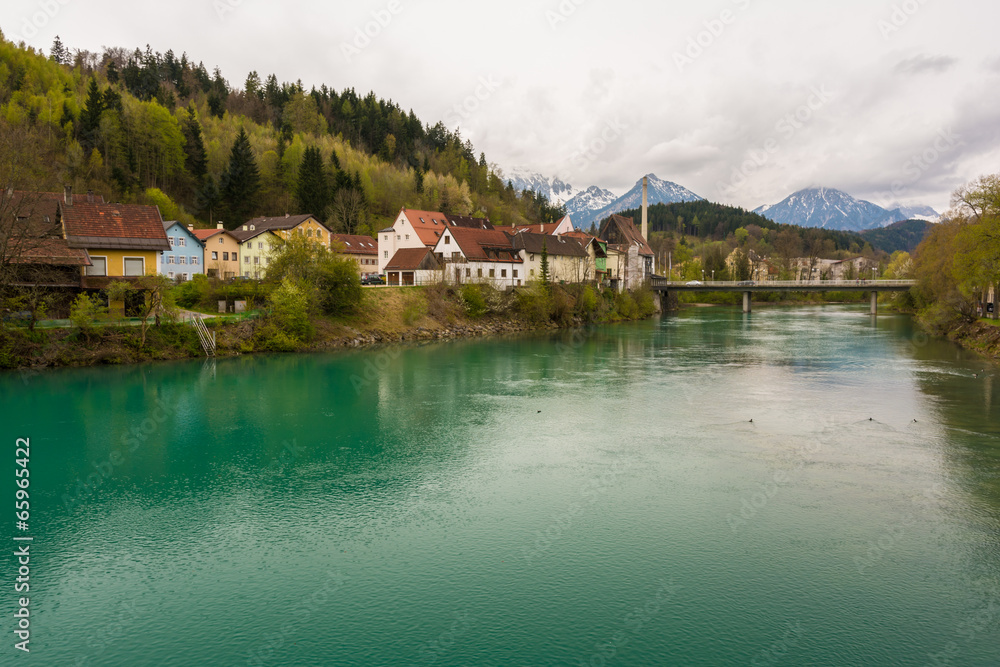 Alpen und Fluss Lech in Füssen im Ostallgäu
