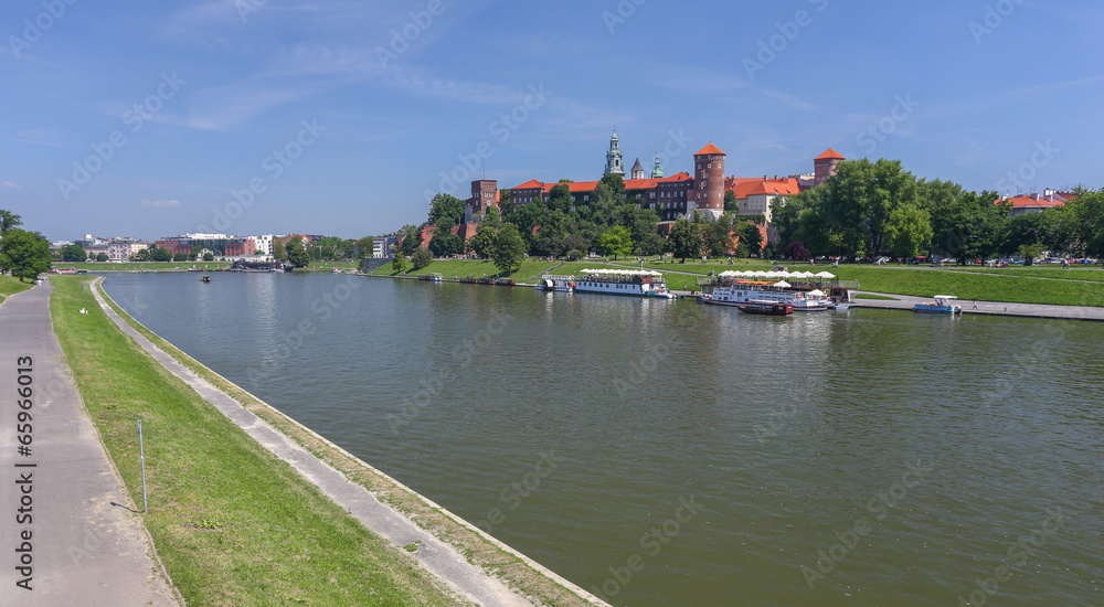 Kraków - Widok na Zamek Królewski Kraków - Widok na Zamek Królewski