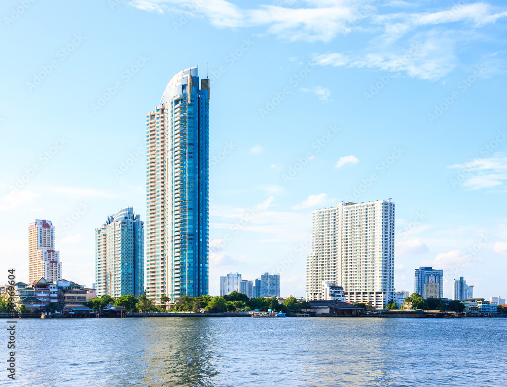 Fototapeta premium City and river scenery