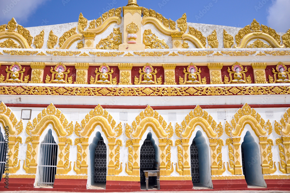 Obraz premium U min Thonze pagoda in Myanmar