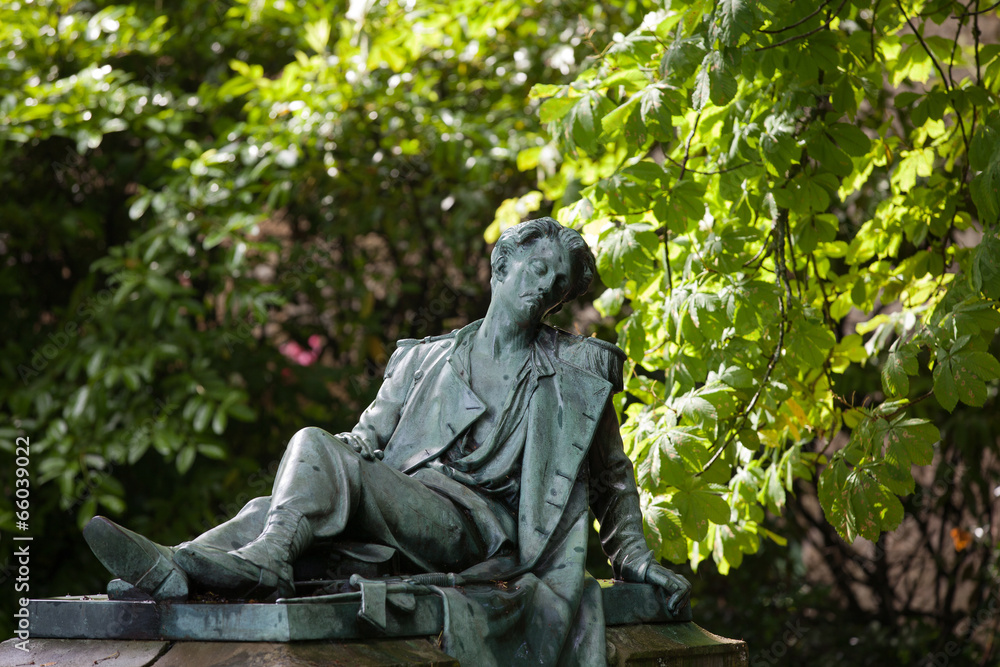 Fototapeta premium Polish soldier in the garden of the castle in Montresor.