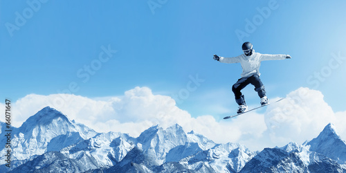 Snowboarding © Sergey Nivens