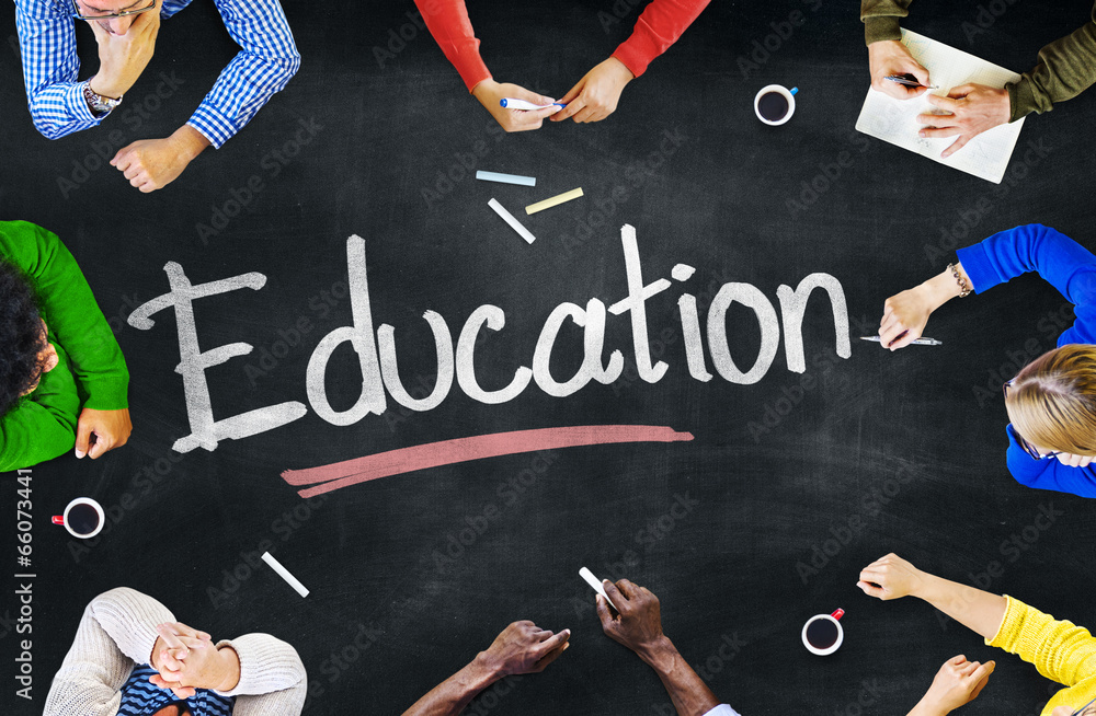 © Rawpixel.com - Multi-Ethnic Group of People and Education Concept © Rawpixel.com - Multi-Ethnic Group of People and Education Concept