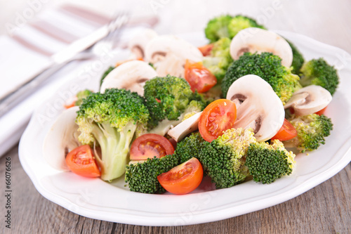 salad with broccoli,tomato and mushroom