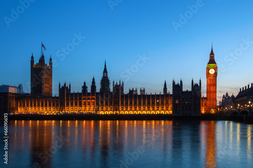 Westminster Palace zur blauen Stunde