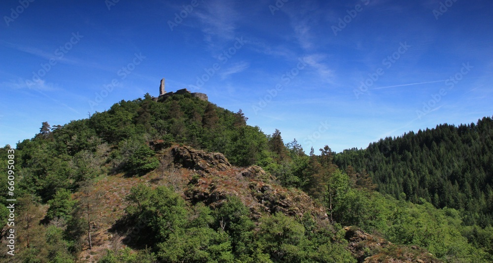 Ruines du château de Ventadour (Corrèze) Ruines du château de Ventadour (Corrèze)