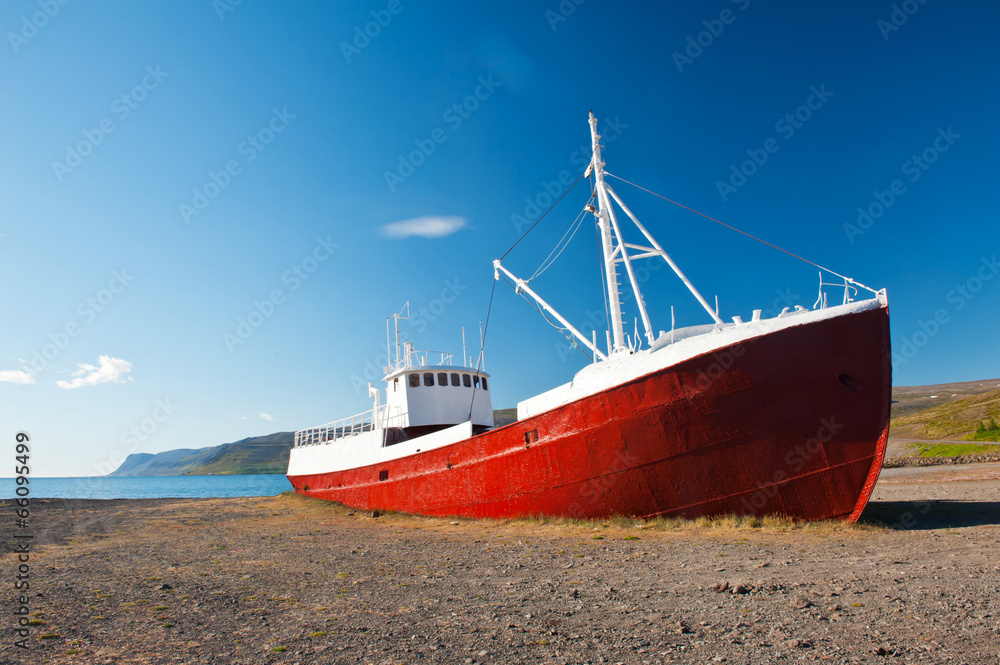 Ship wreck Ship wreck