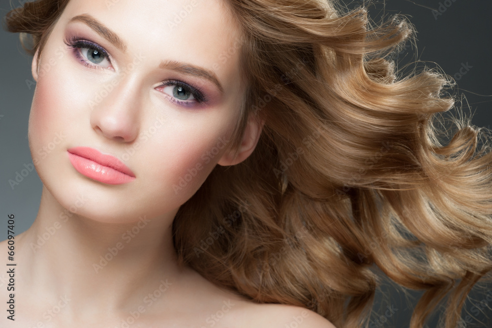 Obraz premium Girl with makeup and hairstyle