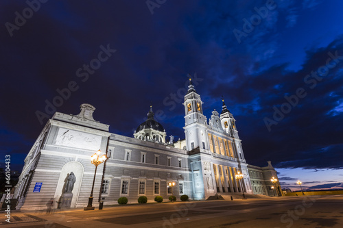 Obraz na płótnie Catedral de la Almudena w salonie