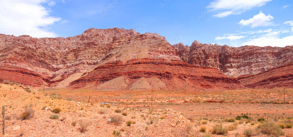 Fototapeta premium Red rock hills near Page Arizona