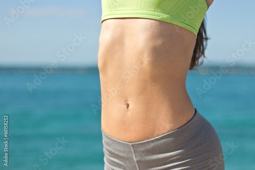 Woman's fit and sexy abs