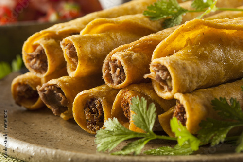 Photo Homemade Mexican Beef Taquitos