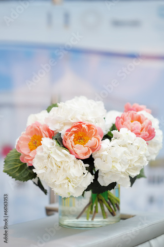 White and red flowers bouquet