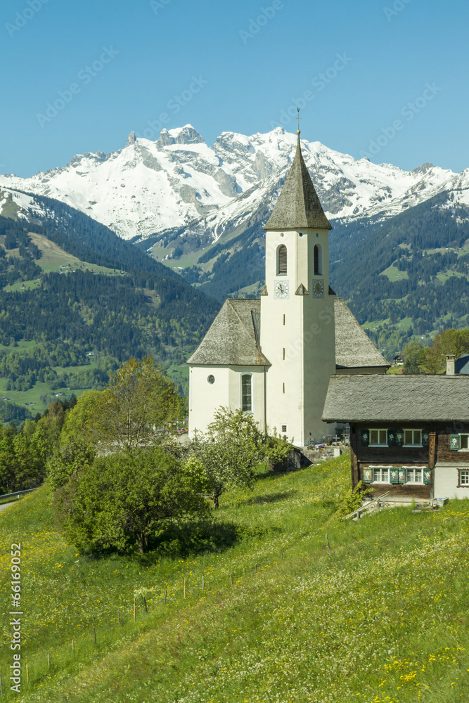Bergdorf in den Alpen