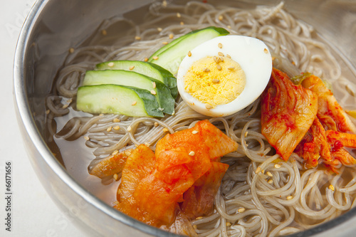 Obraz na płótnie 冷麺 w salonie