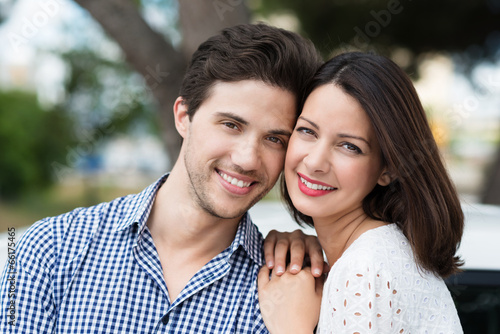 glückliches junges paar