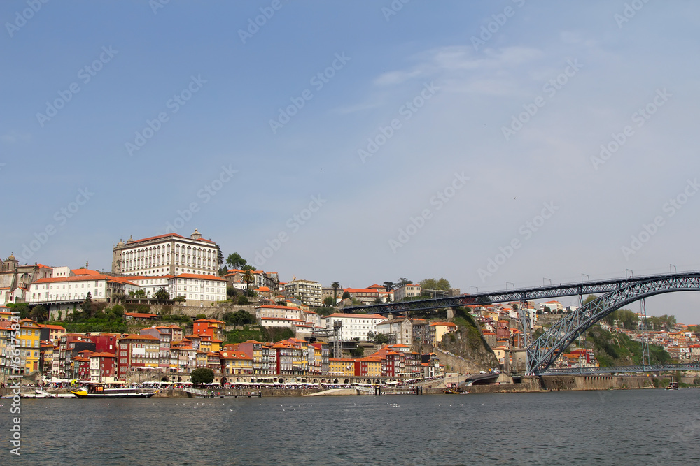 Naklejka premium Skyline of the historic city of Porto