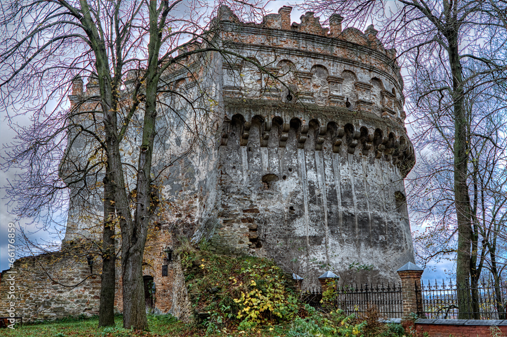 Obraz premium Tower of the castle if Ostrog