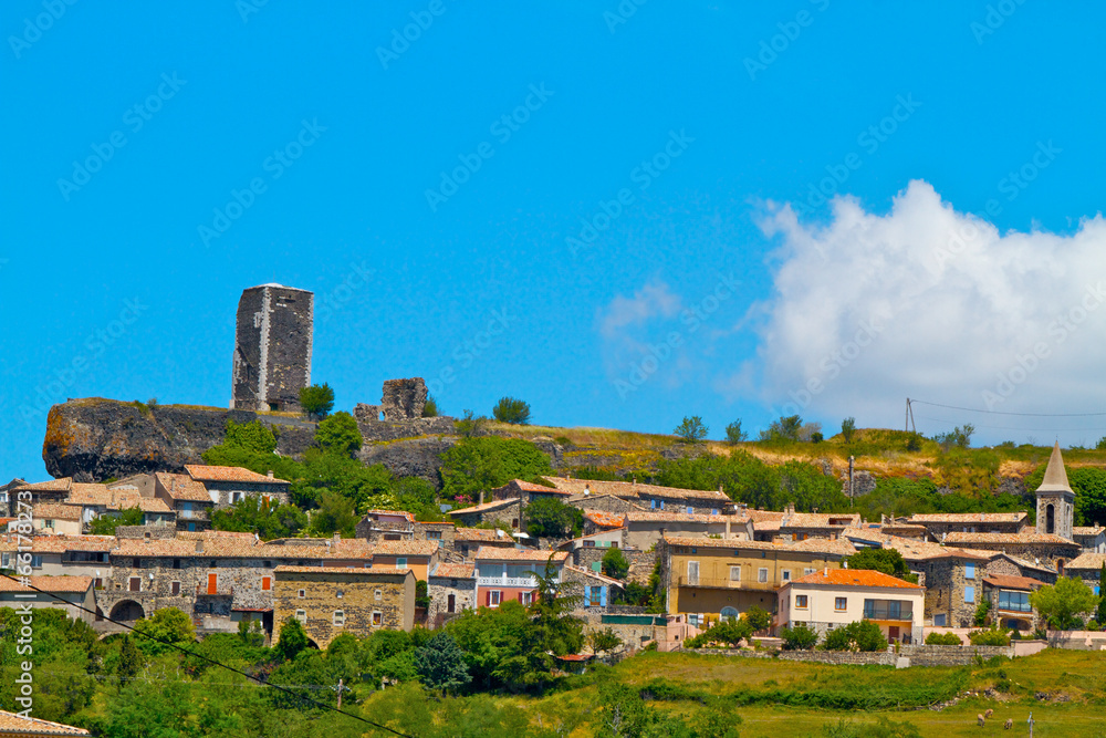 vue  sur village de mirabel