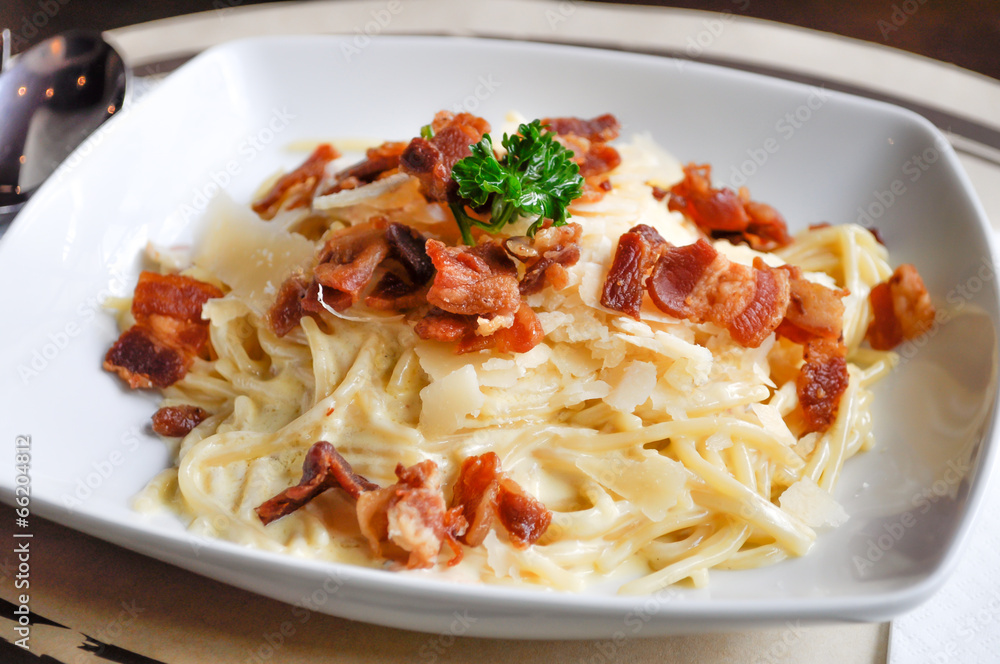 spaghetti carbonara spaghetti carbonara