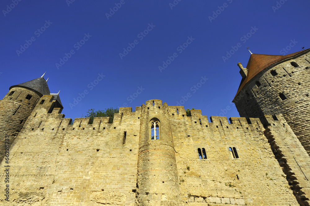 Perspective dominante des remparts de Carcassonne (11000), département de l'Aude en région Occitanie, France
