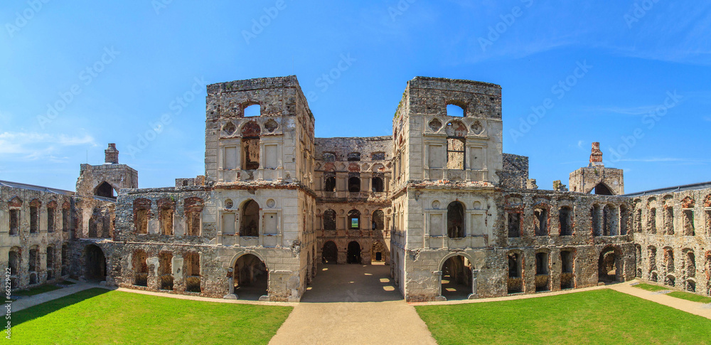 Fototapeta premium Krzyztopor castle near Opatow, Poland