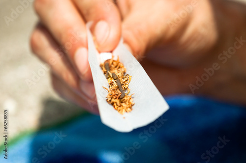 Rolling hashish joint