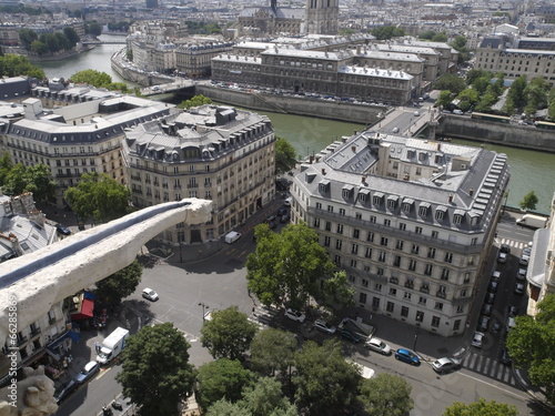Vista aerea desde la torre de Santiago en París photo