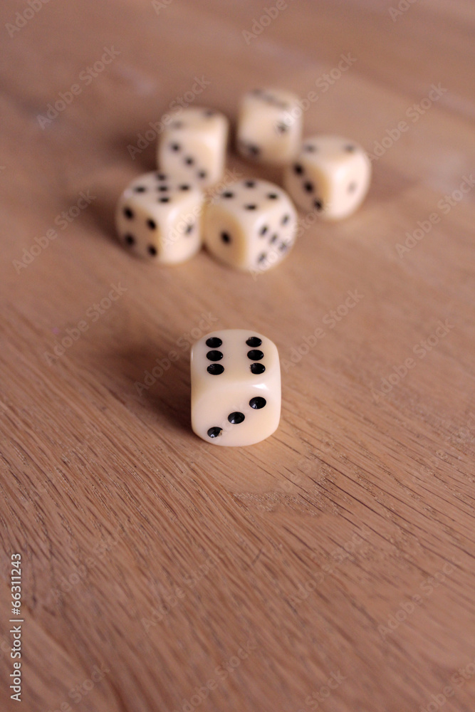 six dices six dices