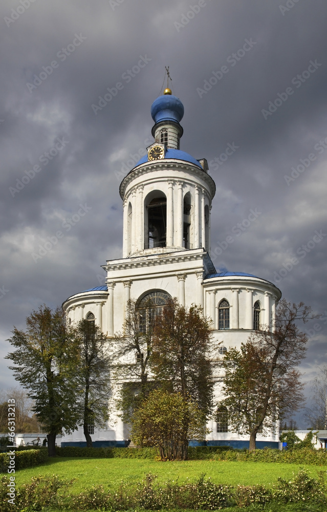 Колокольня с церковью Успения Богородицы Боголюбского монастыря
