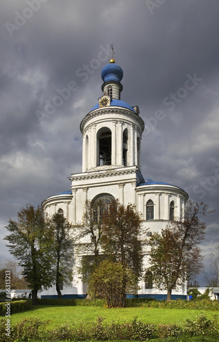 Колокольня с церковью Успения Богородицы Боголюбского монастыря